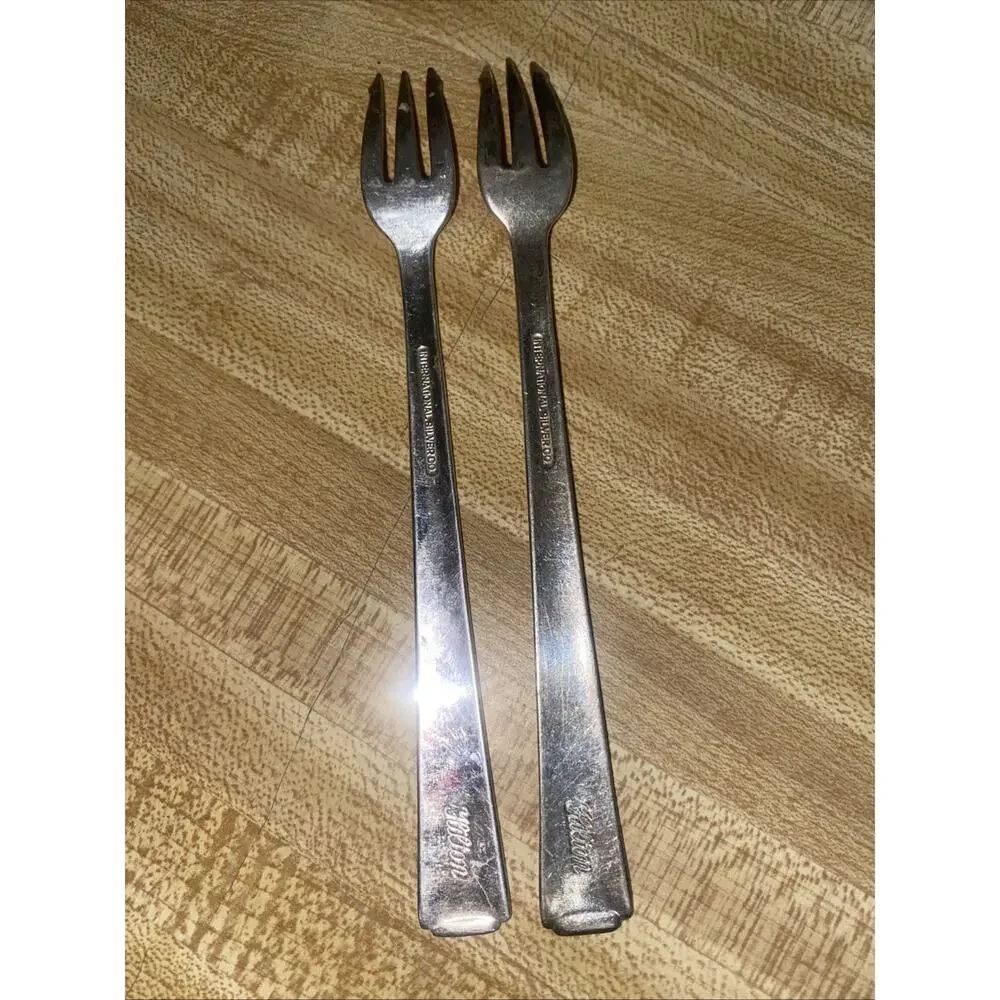 Set Of 2 Hilton Hotel International Silver Cocktail Seafood Forks Silverplate